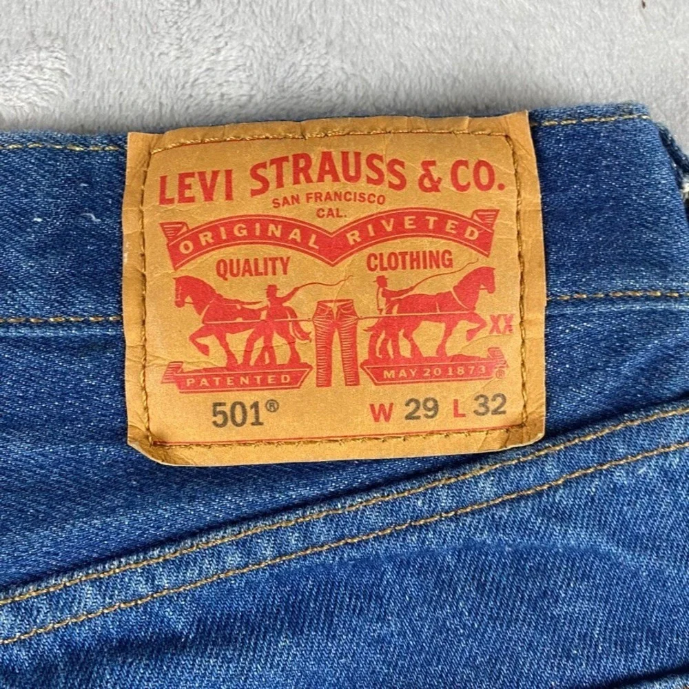 Levis Jeans Mens 29x32 Blue 501 Straight Button Fly Western Design Art Denim